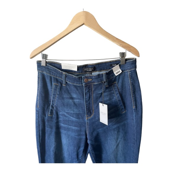JUDY BLUE High Waist Flare Jeans Dark Wash Size 31 NWT - Picture 3 of 16